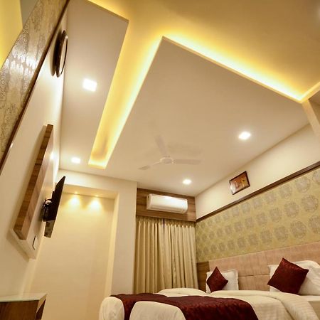 Hotel Repose Ahmedabad Exterior photo