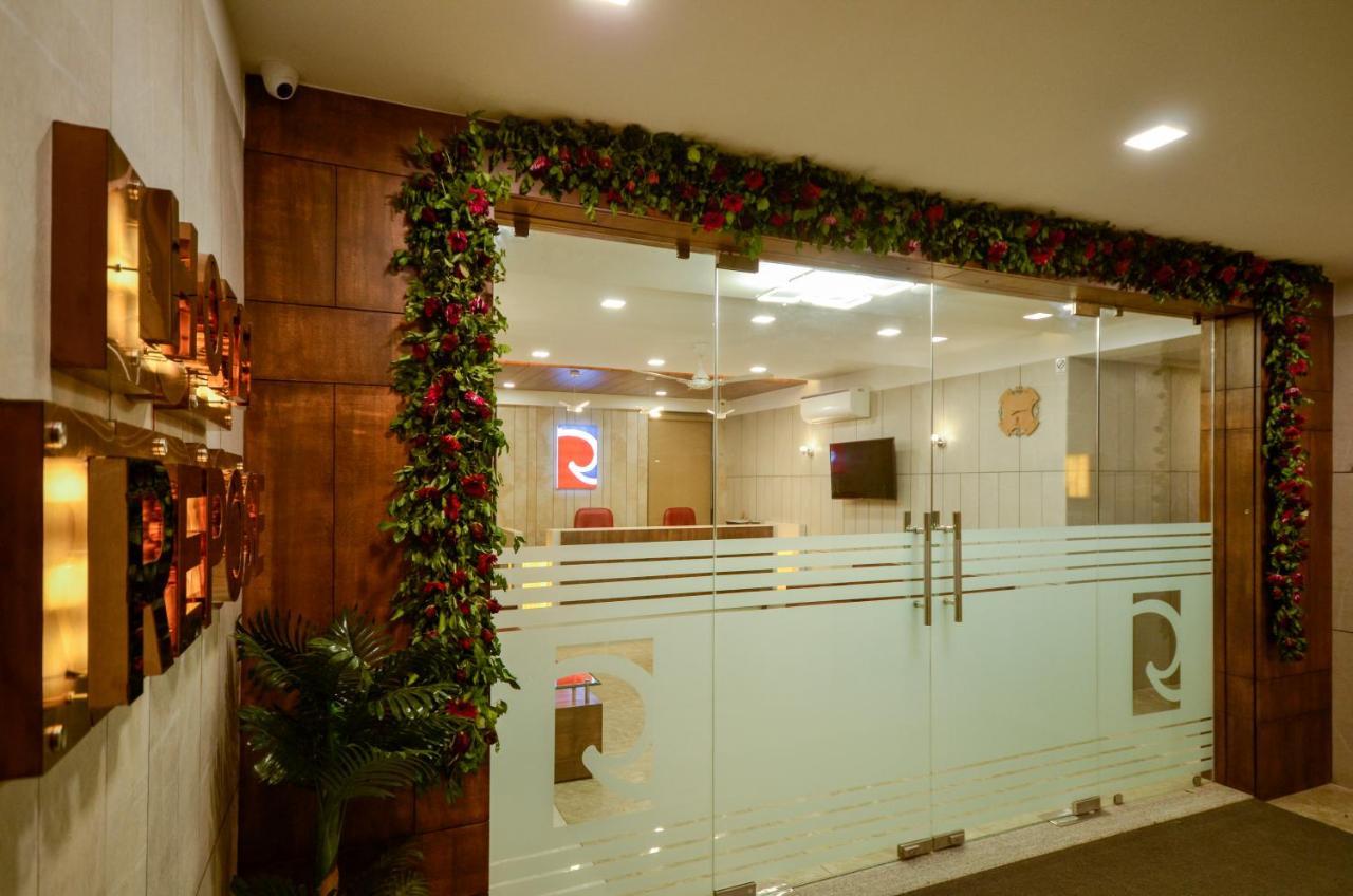 Hotel Repose Ahmedabad Exterior photo
