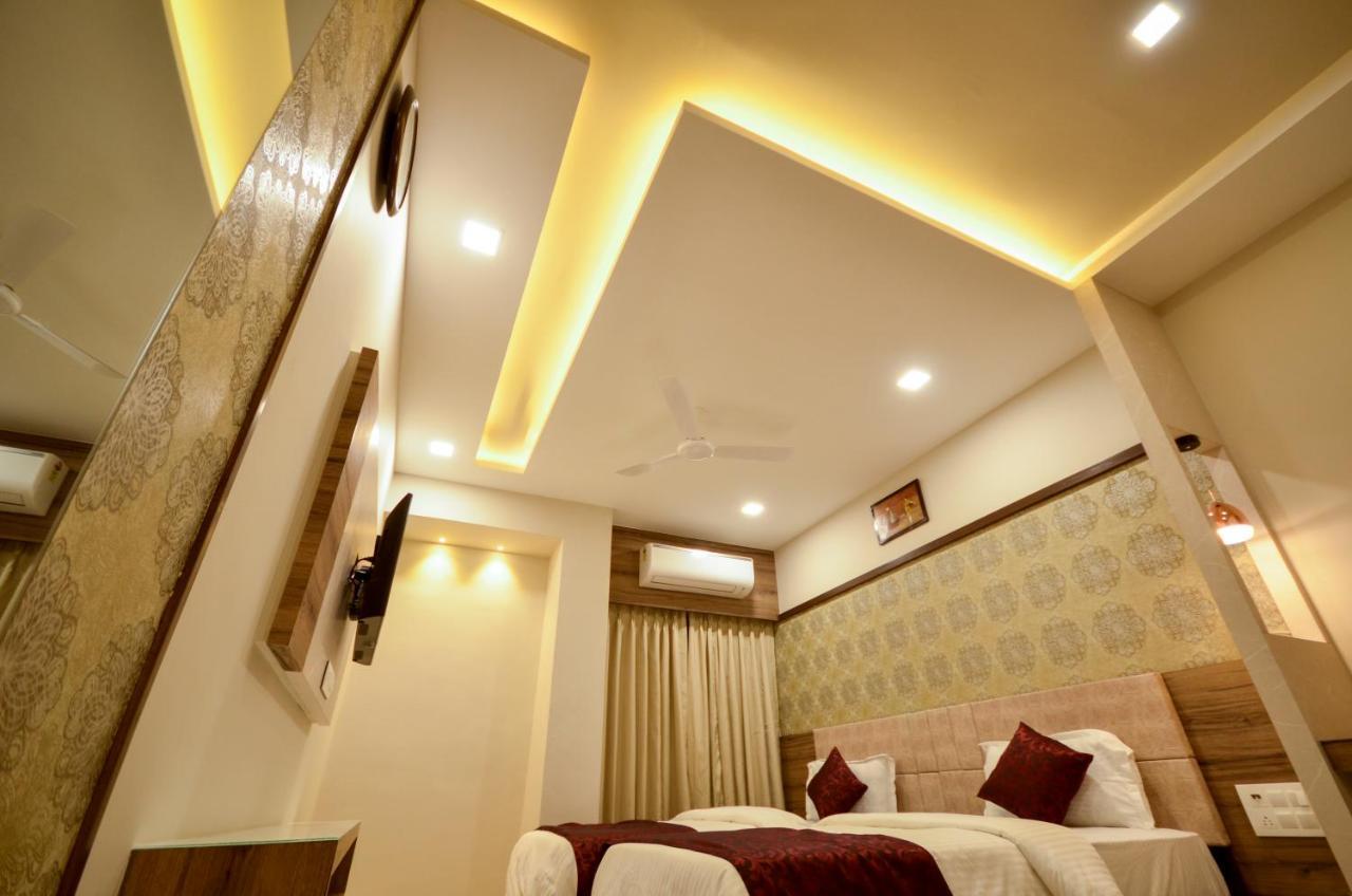 Hotel Repose Ahmedabad Exterior photo
