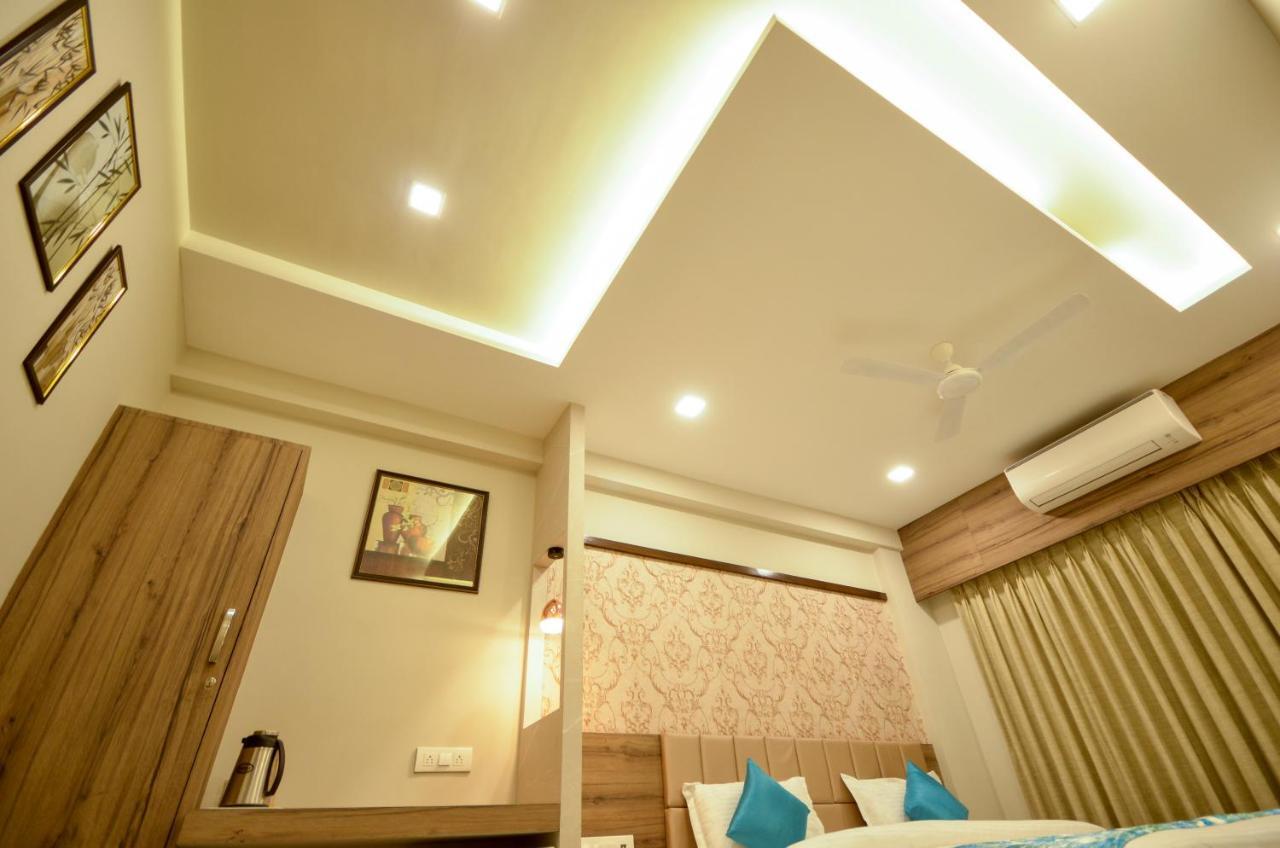 Hotel Repose Ahmedabad Exterior photo