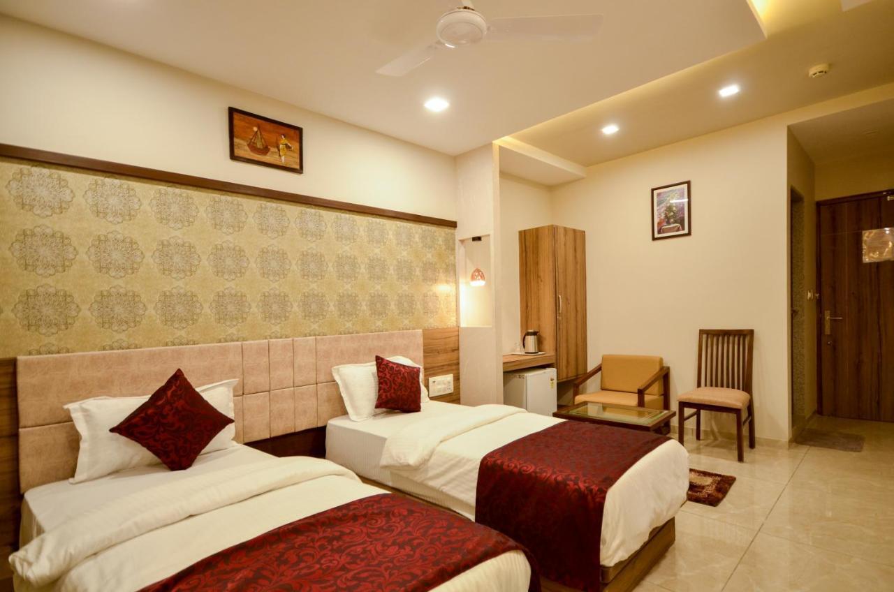 Hotel Repose Ahmedabad Exterior photo