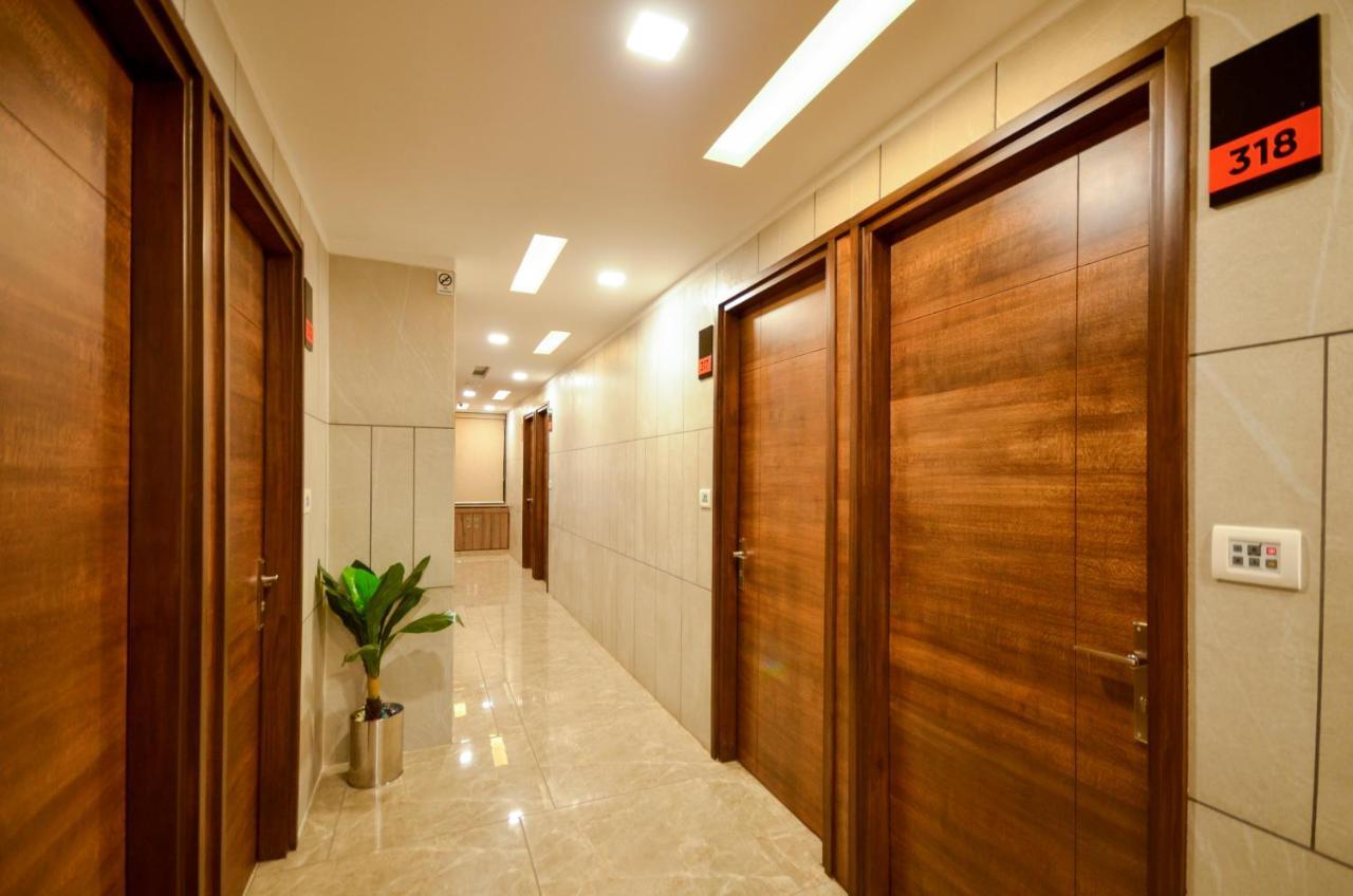 Hotel Repose Ahmedabad Exterior photo